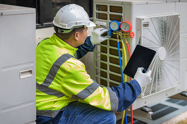 Professional Hvac technician working in Boggstown, IN